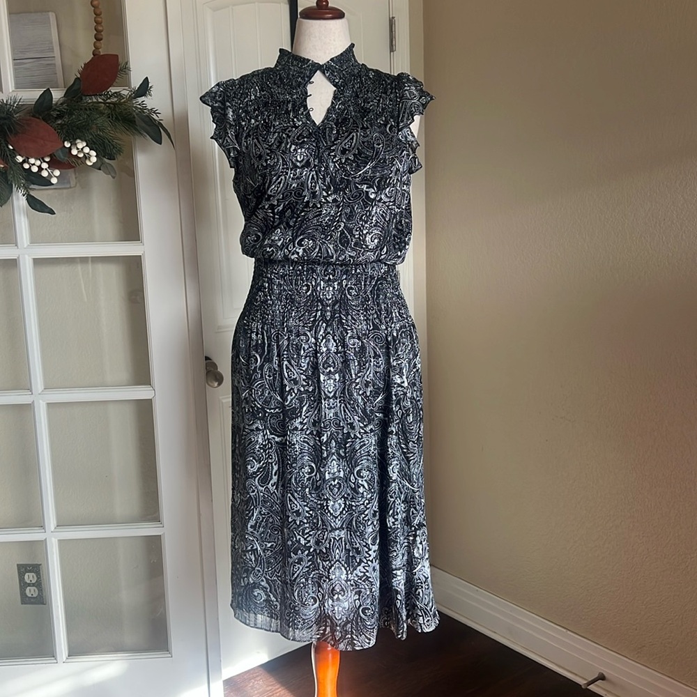 White House Black Market Flutter Sleeve Dress Size Small NWT Black White Dress